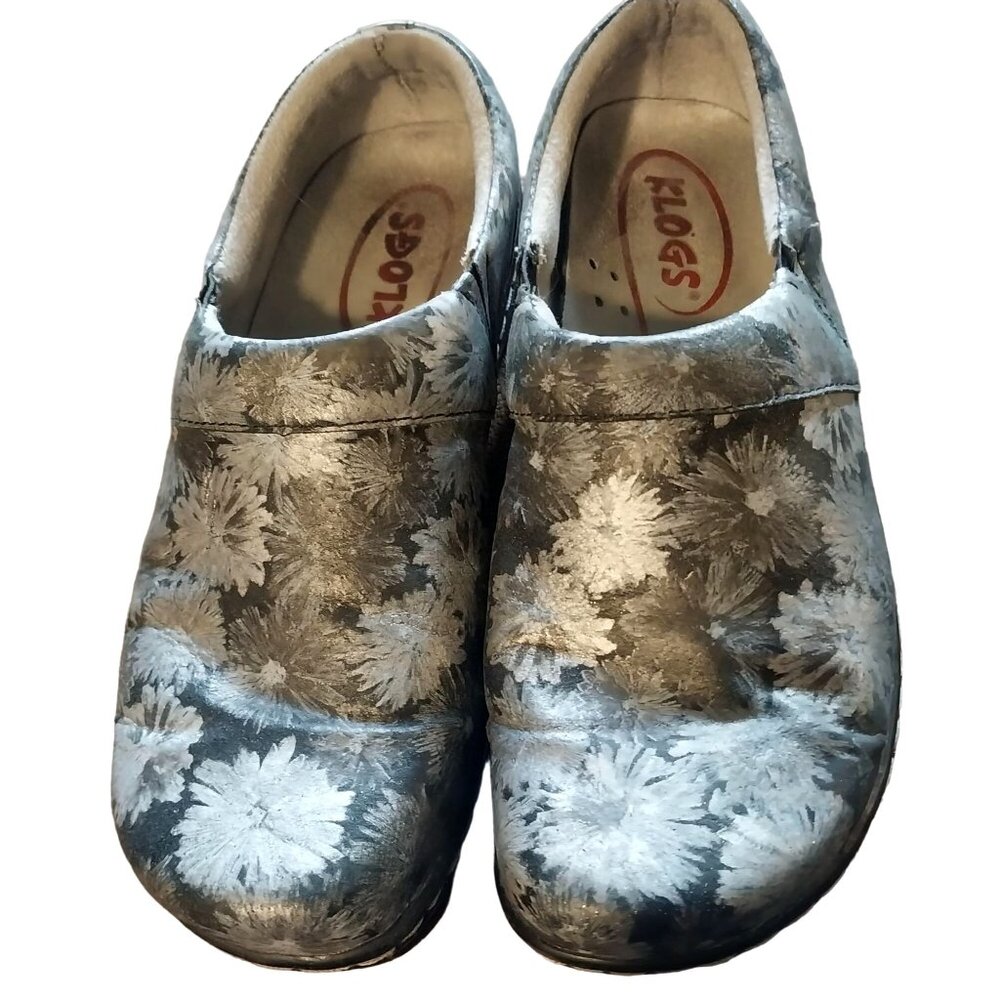 Klogs Womens Slip-On Shoes Size 8.5 M Floral Pattern Non-Slip Gray & White Leath
